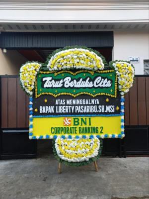 Papan Bunga Duka di Teluk Binjai
