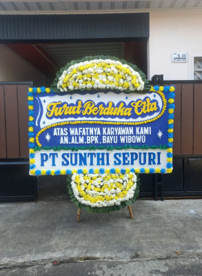 Papan Bunga Duka di Teluk Binjai
