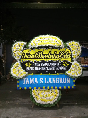 Papan Bunga Duka di Teluk Binjai